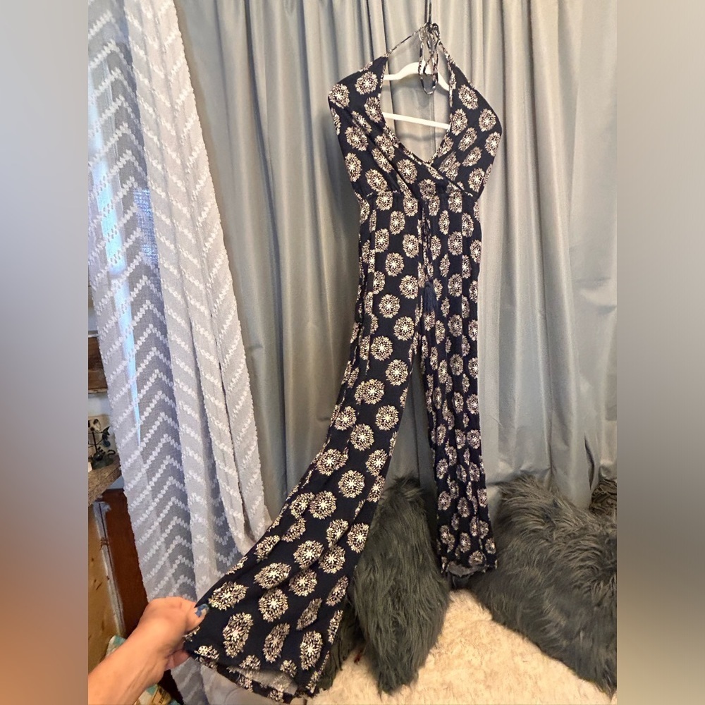 $10 clearance sale Cotton Candy LA‎ floral jumpsuit 100 rayon 29 inseam 58”